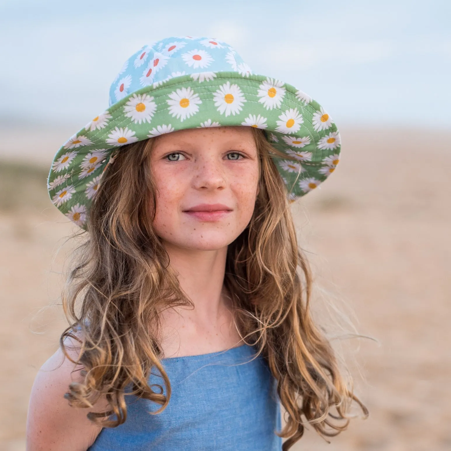 Acorn Kids: Daisy Reversible Hat Turquoise Green