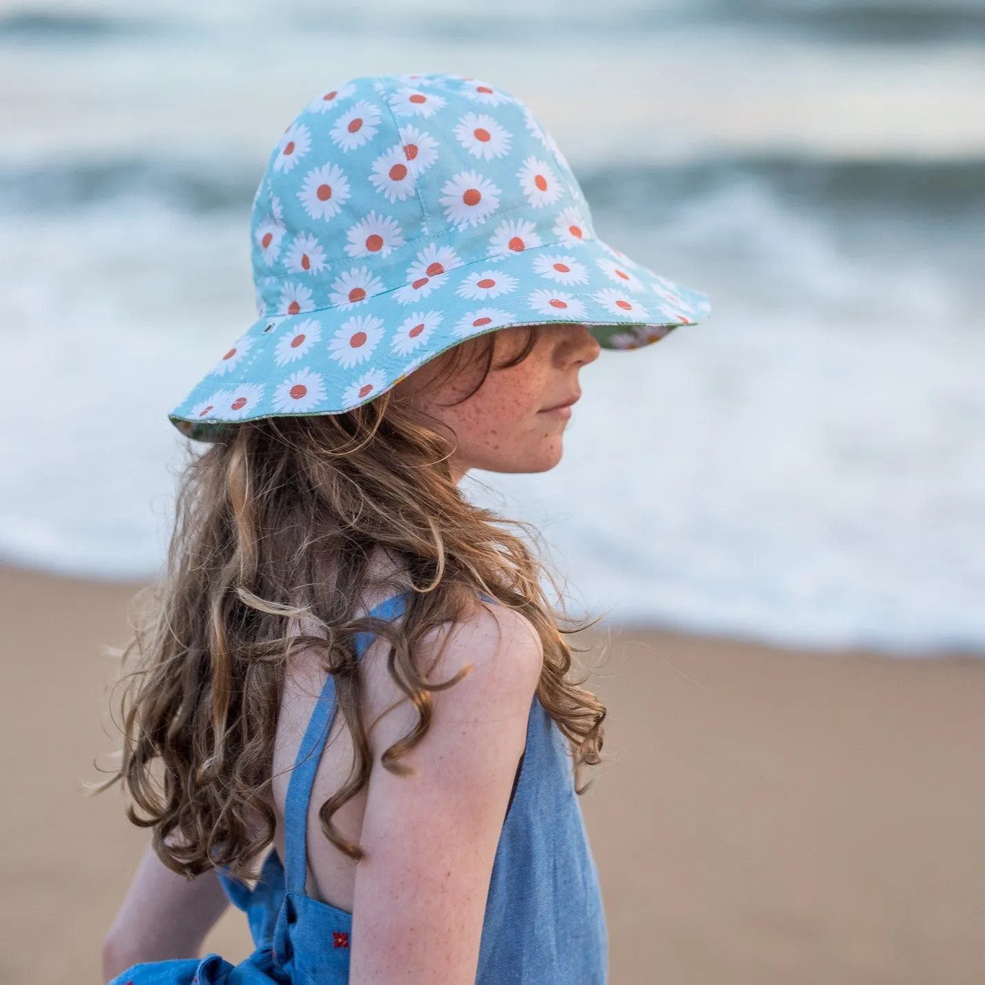 Acorn Kids: Daisy Reversible Hat Turquoise Green